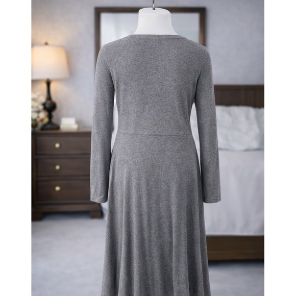 Banana Republic Long A Line Sweater Knit Dress V-Neck Gray Front Slit Size S - Picture 2 of 15